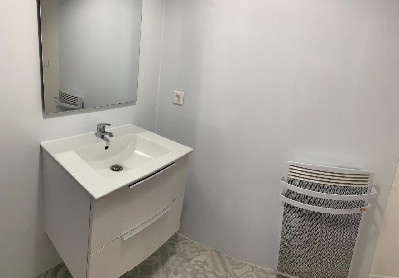 Appartement 2Eme Etage 42M2 Hyper Centre Ville / Parking Gratuit Riom Eksteriør billede